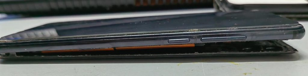 Huawei Nova 4 battery swollen