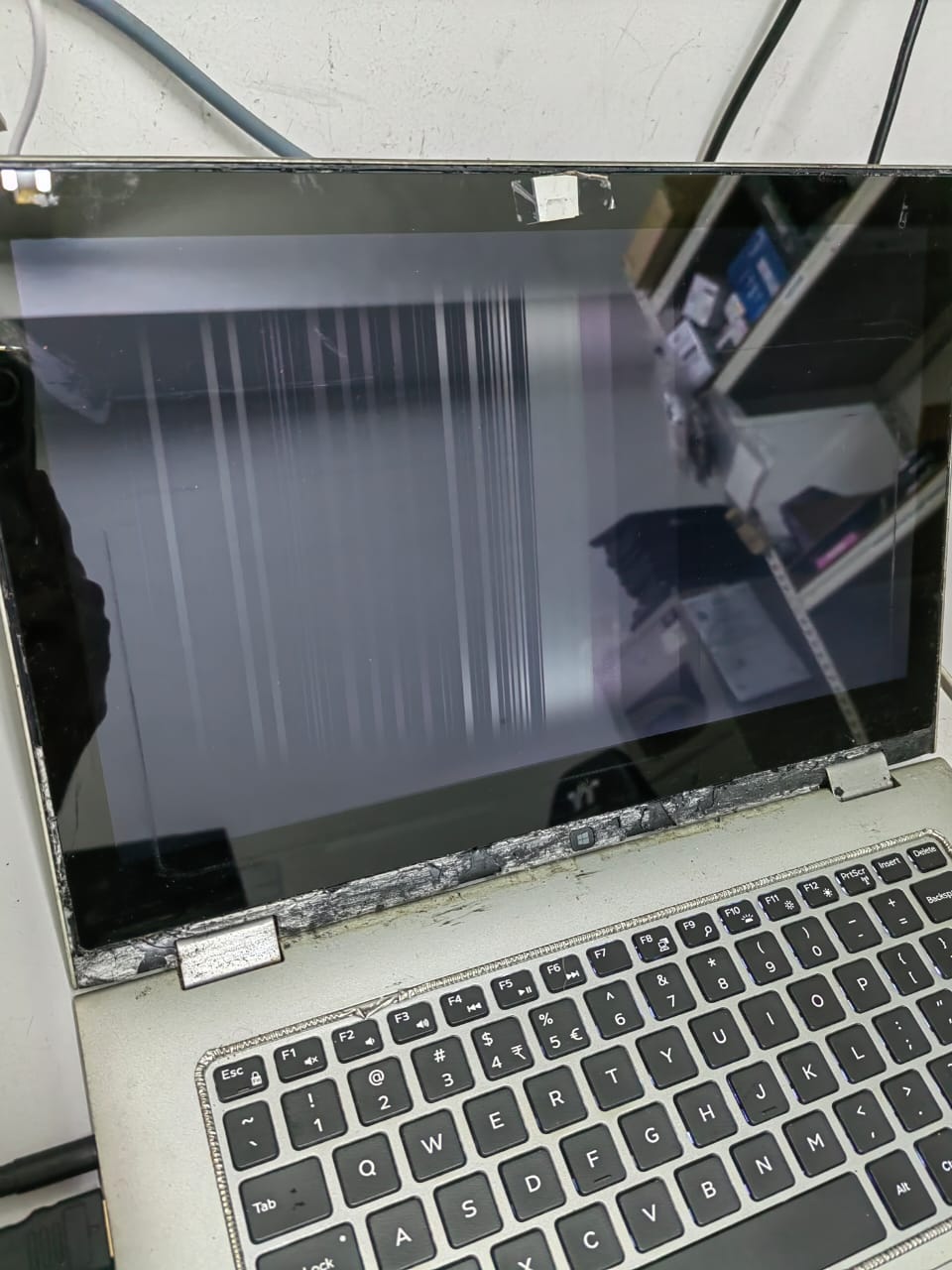 Dell Inspiron 13 7000 Vertical lines on screen