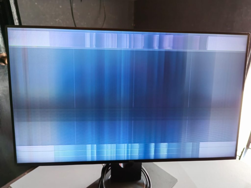 DELL 24' ULTRASHARP U2417H Screen flickering