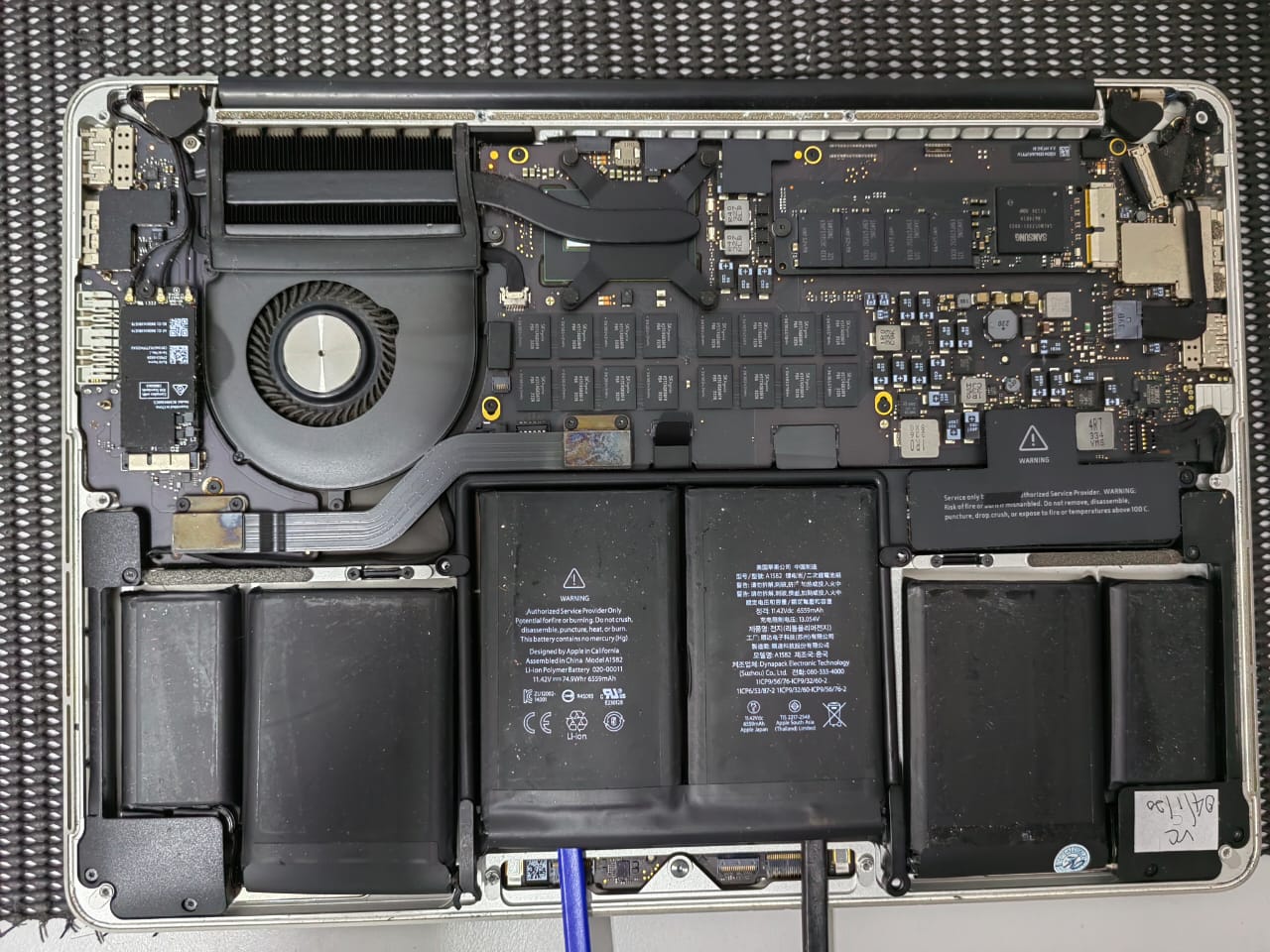 Macbook battery not charging