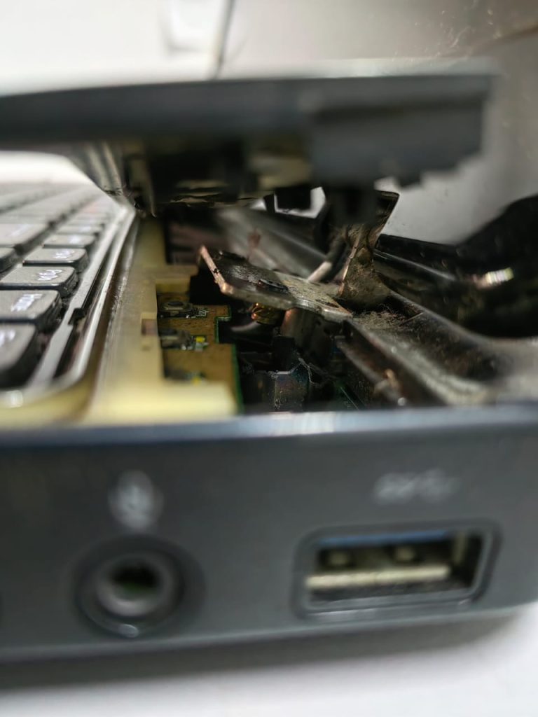 Dell Inspiron Hinge broken