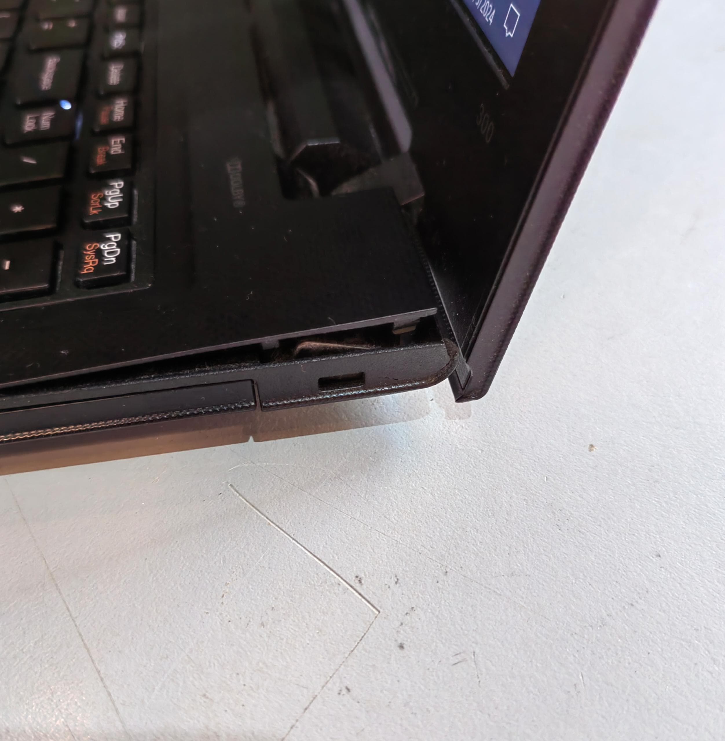 Lenovo Ideapad 300 Hinge Broken