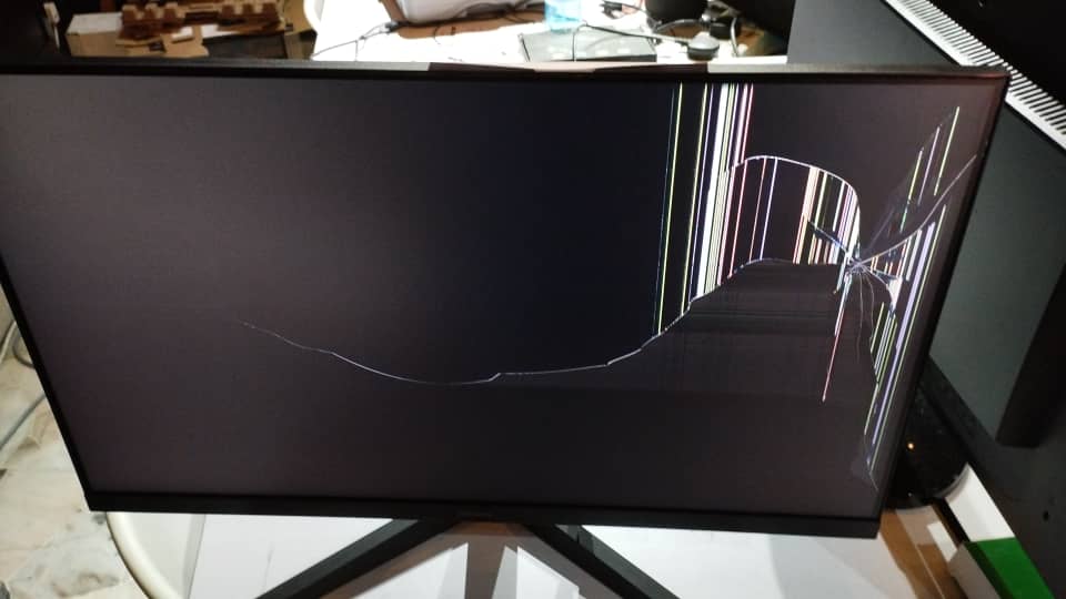 Samsung 24" Monitor Screen Crack