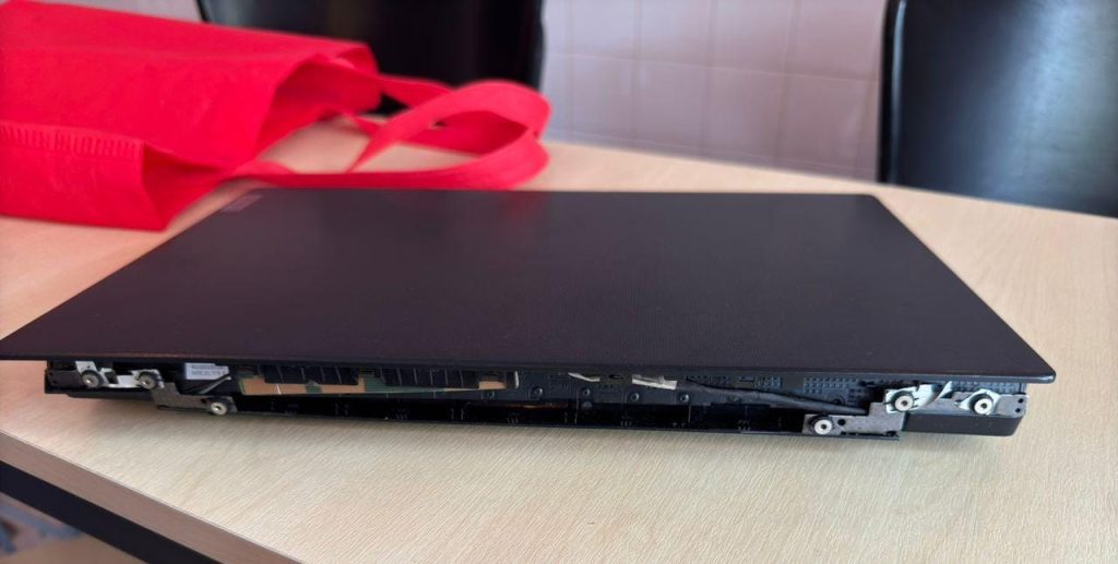 Lenovo Thinkpad Hinge Broken