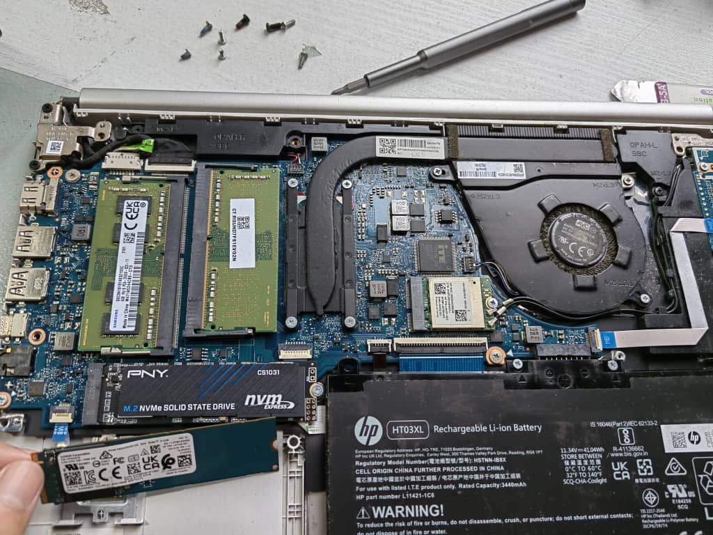 HP 14s-dq2515TU Replace SSD