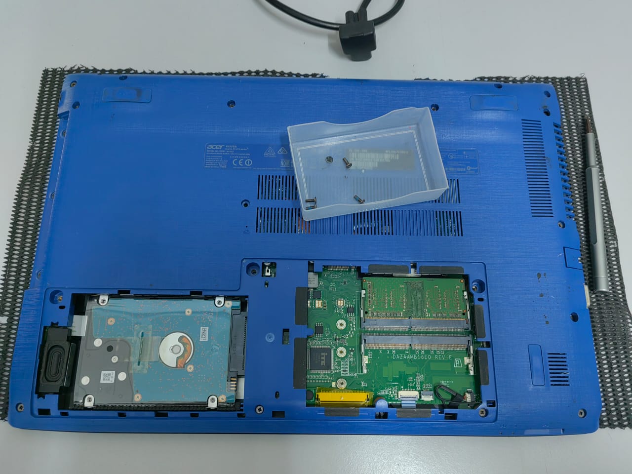 ACER ASPIRE E5-575 HAS NO DISPLAY