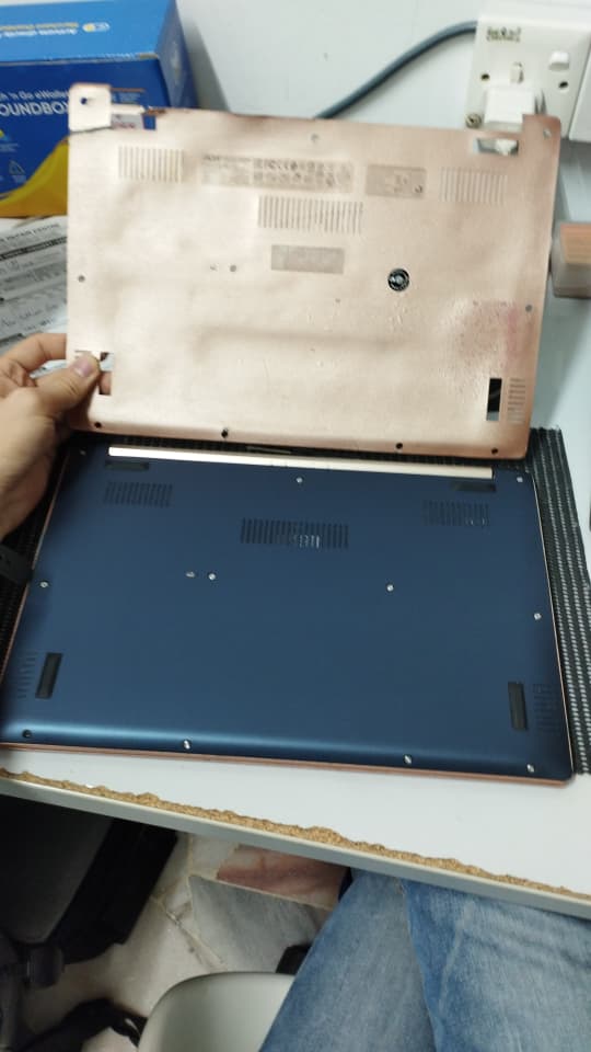 CHANGE LAPTOP COVER