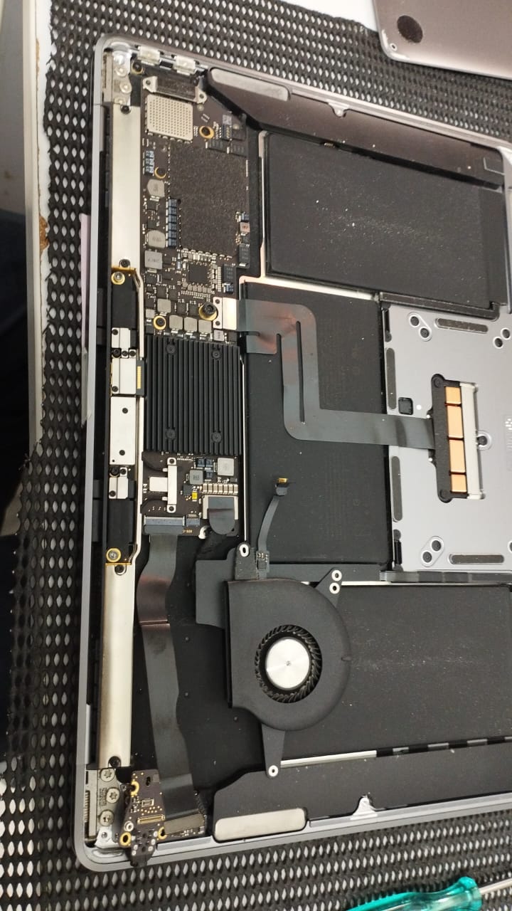 DISASSEMBLE MACBOOK FAN