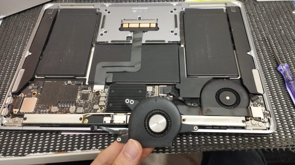 MACBOOK FAN REPLACEMENT