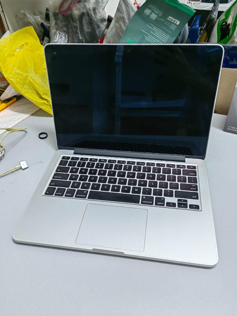 MACBOOK PRO HAS NO POWER