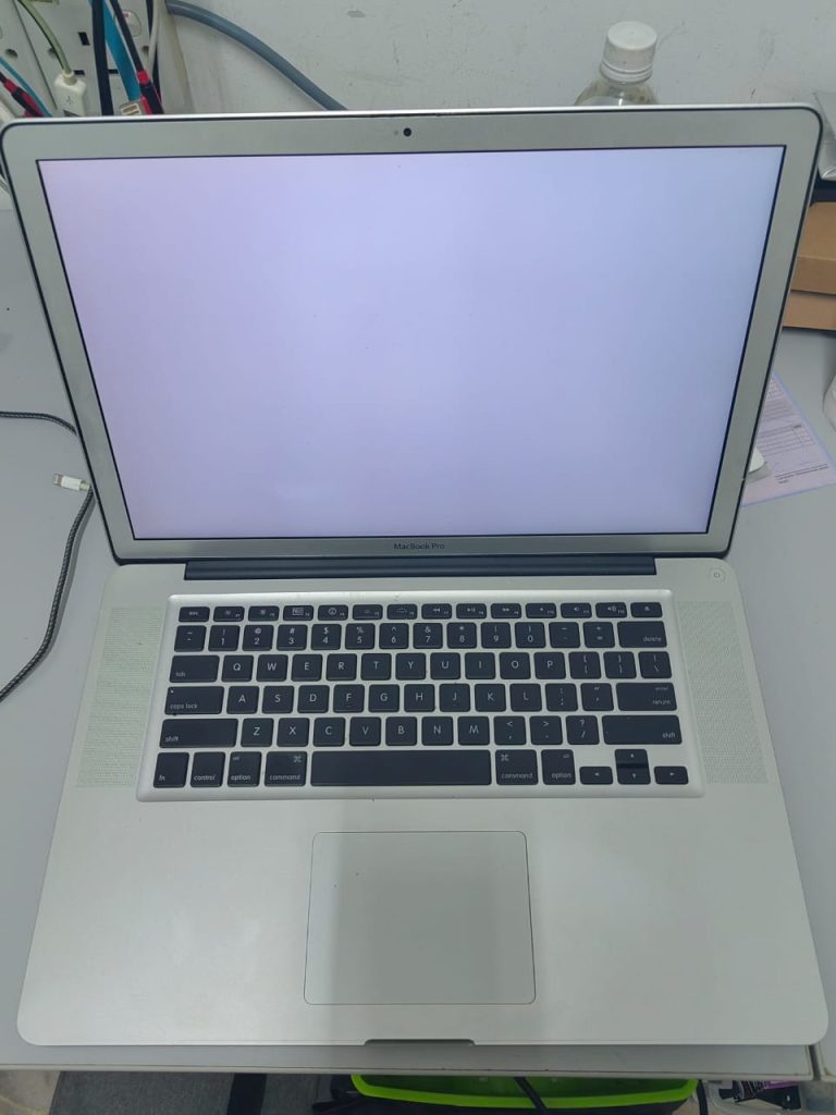 MACBOOK PRO WHITE SCREEN ISSUES