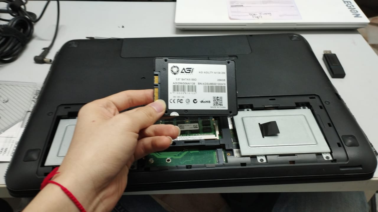 CHANGE ASUS DISK