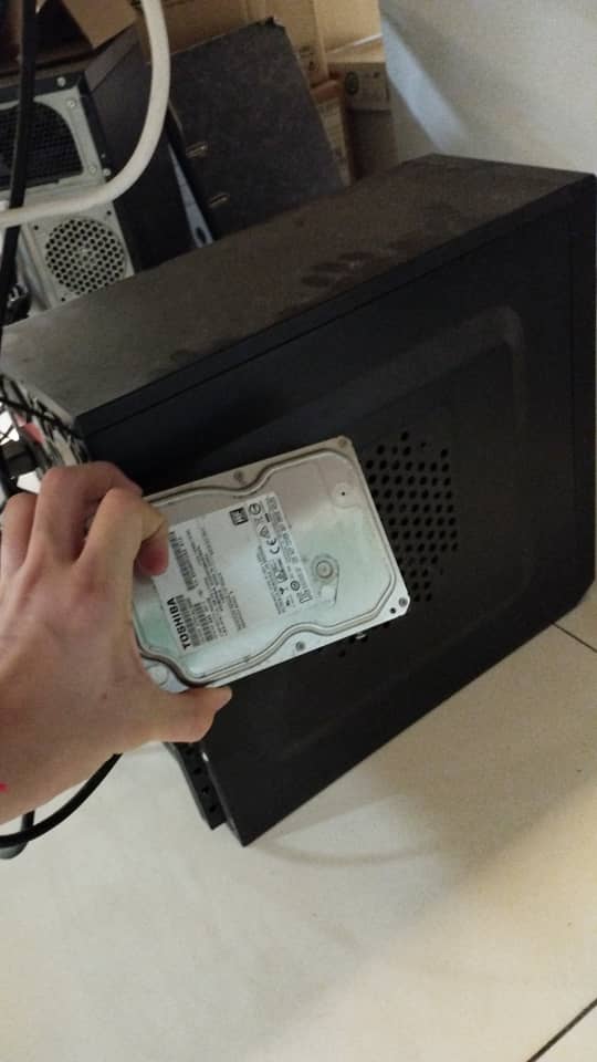 DISASSEMBLE DESKTOP HARD DISK