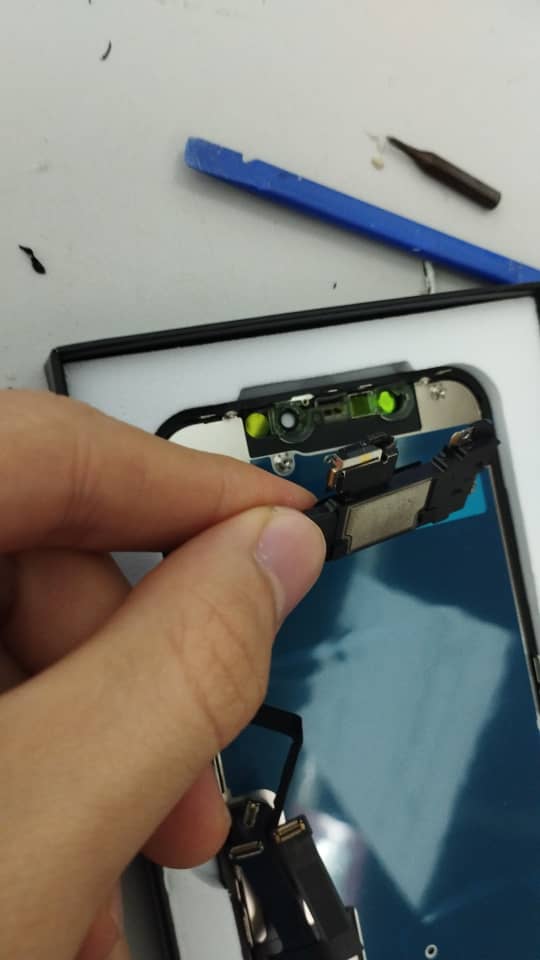 IPHONE SCREEN CHANGE UP SPEAKER