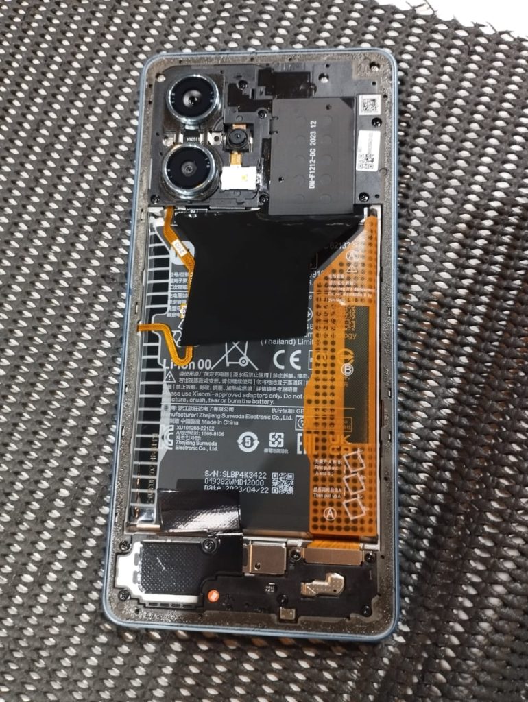 CHANGE PHONE BATTERY