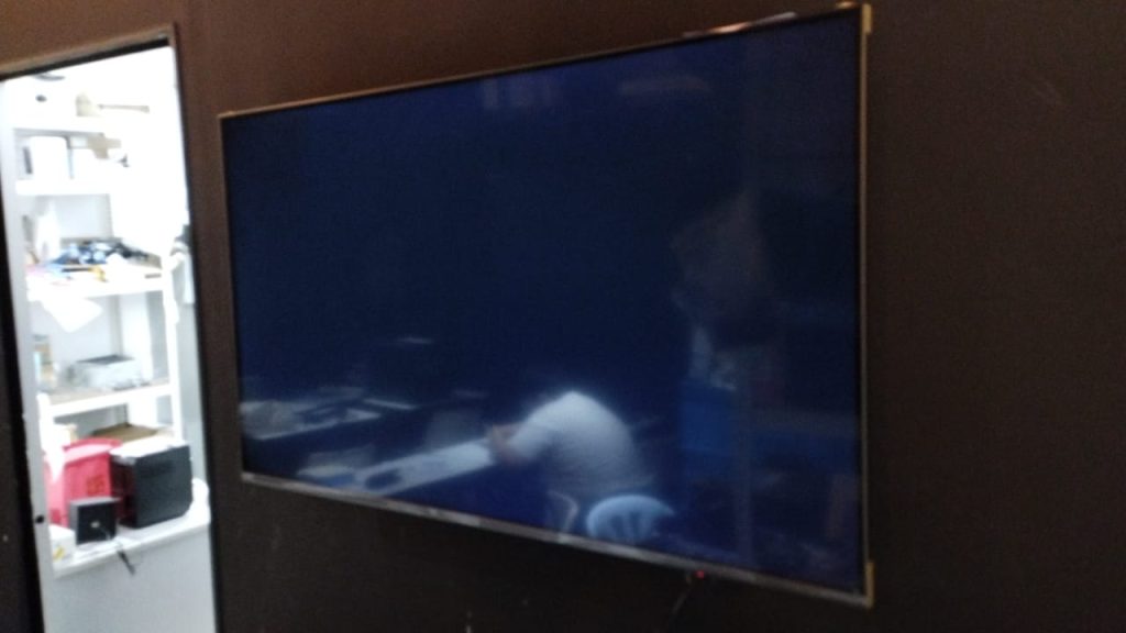 PHILIPS TV HAS NO DISPLAY, BLACK SCREEN