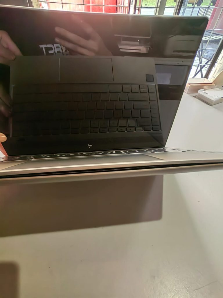 HP 13-AD173TU BATTERY SWOLLEN